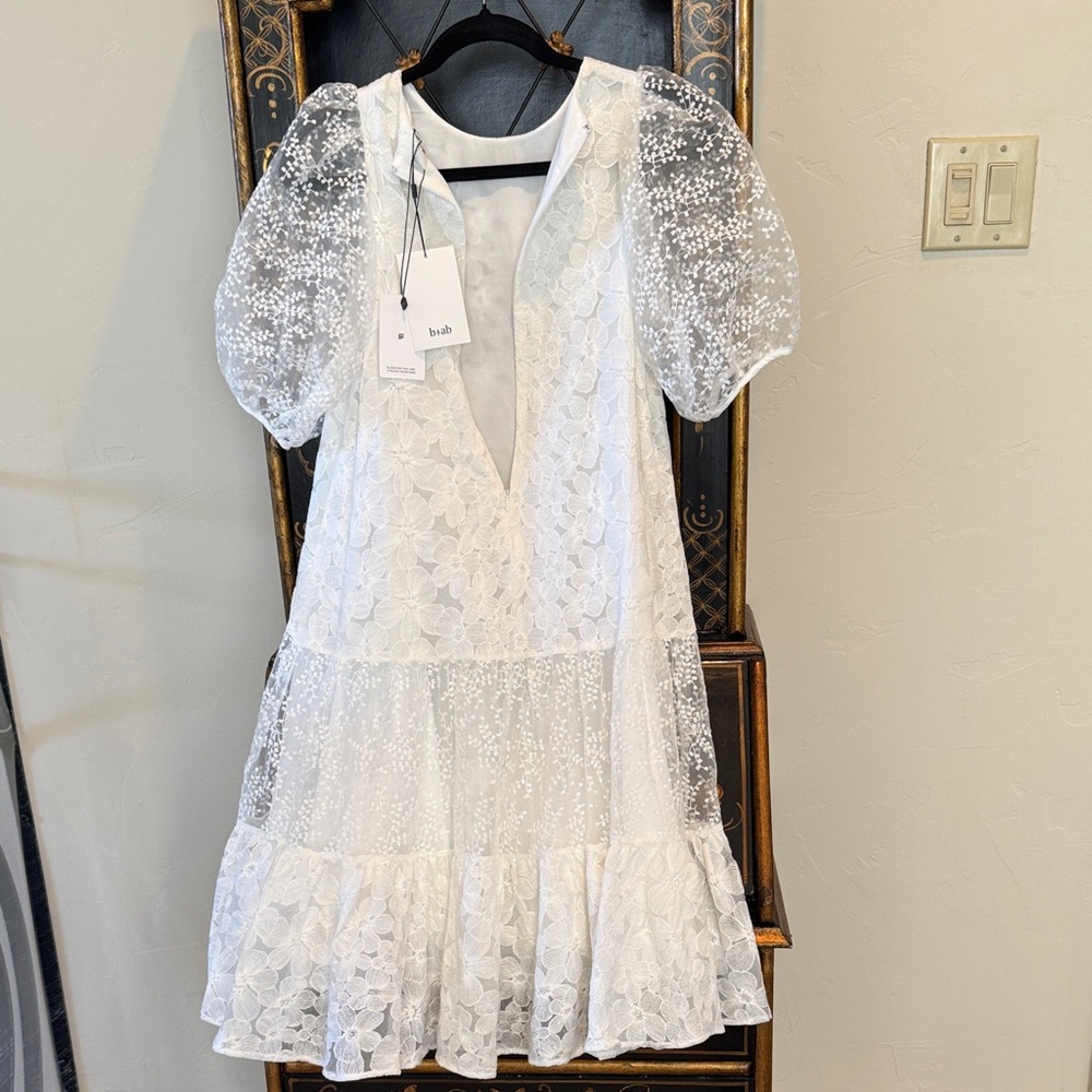 Elegant White Lace Dress